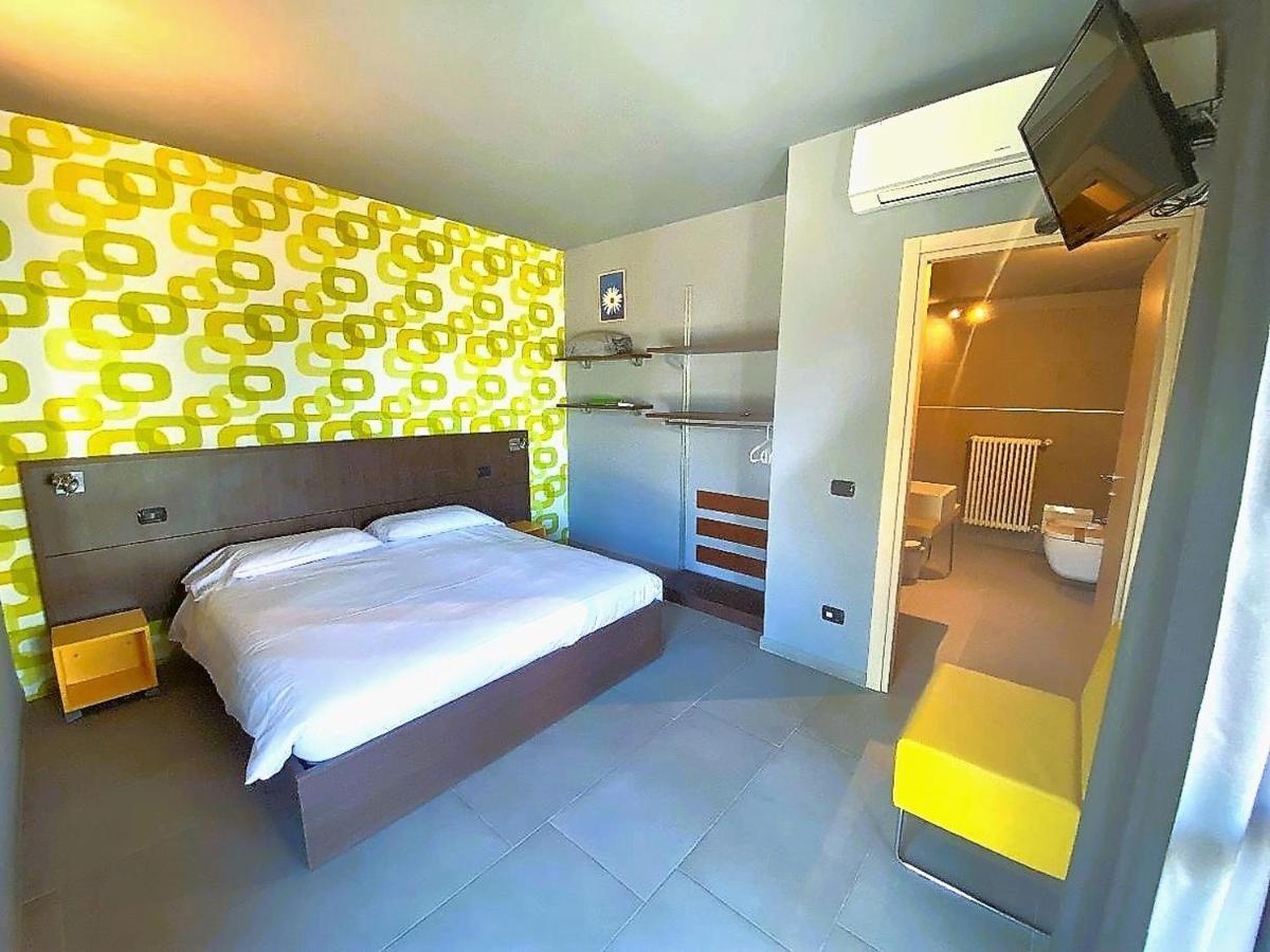 Deluxe Double or Twin Room Lake View