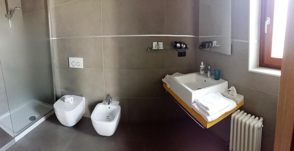 Queen Room Lake View